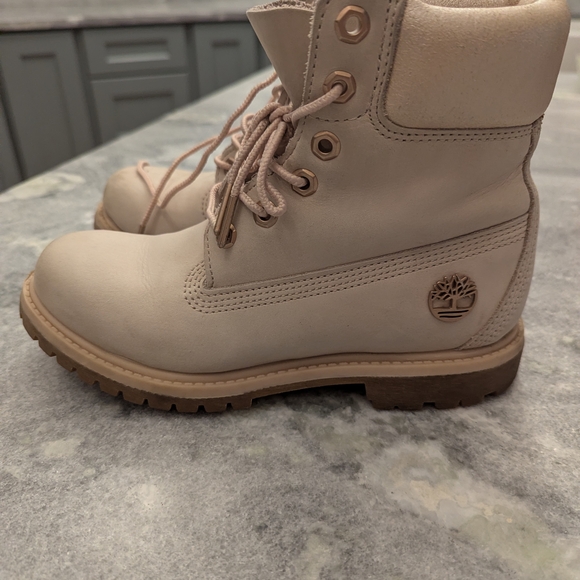 Women's Beige Timberland Boots - Picture 3 of 11
